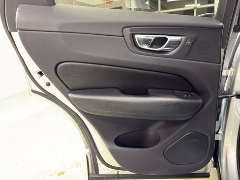 Used 2018 Volvo XC60 T5 Inscription w/ Convenience Package image 29