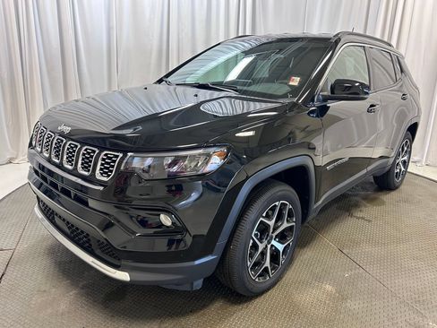Used 2025 Jeep Compass Limited AWD/4WD image 25