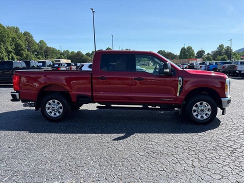 Used 2023 Ford F350 XLT AWD/4WD image 9