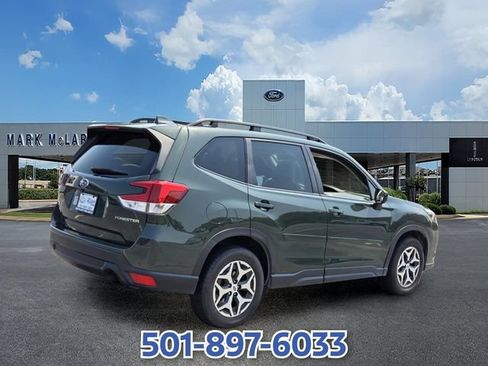 Used 2022 Subaru Forester Premium AWD/4WD image 5
