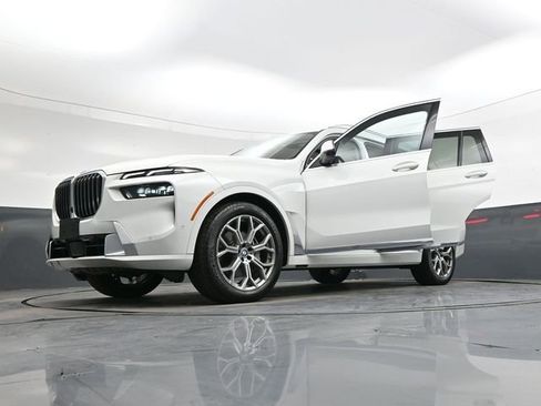 Used 2023 BMW X7 xDrive40i w/ Premium Package image 46