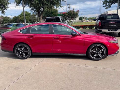 Used 2023 Honda Accord Sport image 4