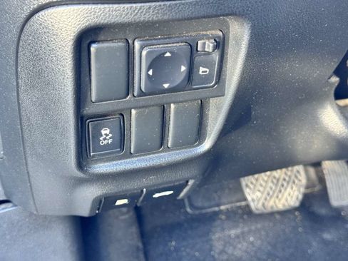 Used 2017 Nissan Juke S FWD image 36