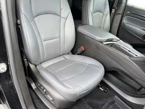 Used 2023 Buick Enclave Premium image 27
