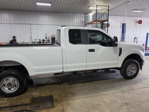 Used 2022 Ford F250 XL w/ Power Equipment Group AWD/4WD image 9