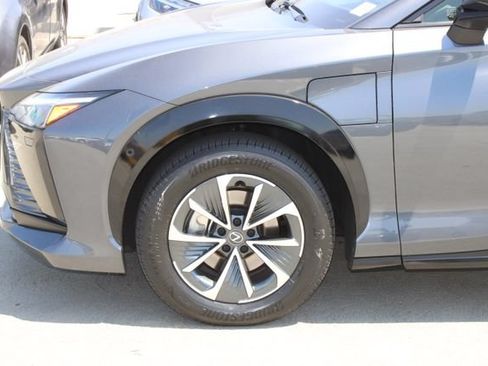 Certified 2023 Lexus RZ 450e Premium w/ Technology Package AWD/4WD image 4
