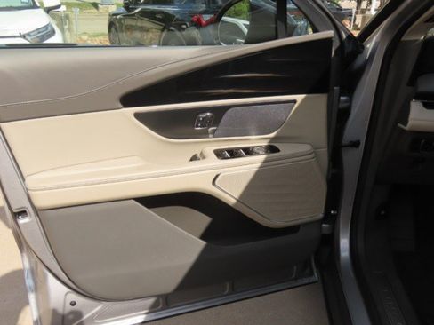 Certified 2025 Lincoln Nautilus Premier AWD/4WD image 23