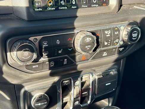Used 2022 Jeep Wrangler Unlimited Sport AWD/4WD image 17