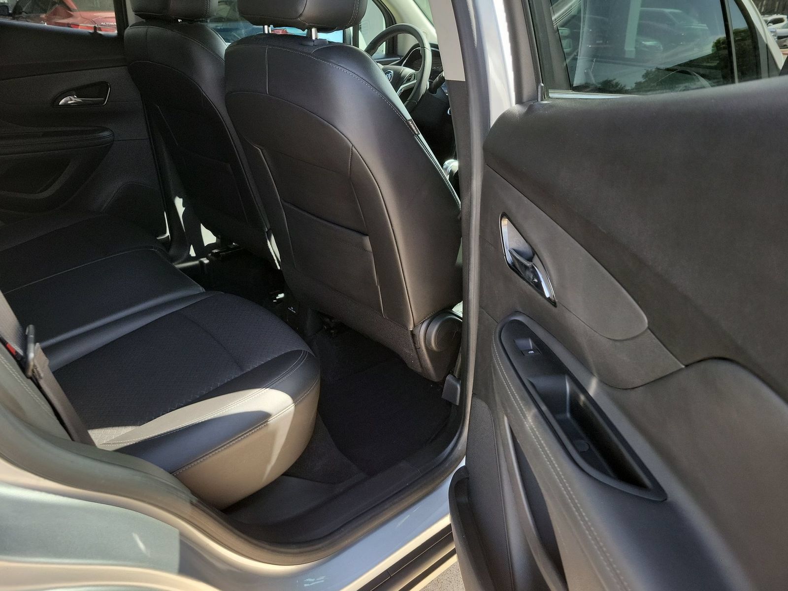 Used 2022 Buick Encore Preferred w/ Safety Package FWD image 25