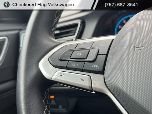 Used 2025 Volkswagen Atlas Cross Sport SEL AWD/4WD image 37