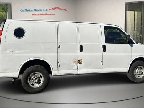 Used 2008 Chevrolet Express 2500 image 4
