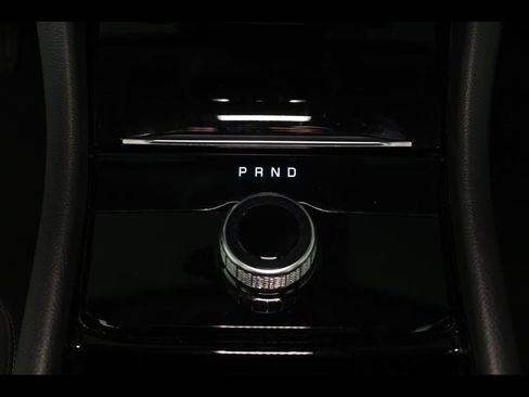 Certified 2022 Jeep Grand Cherokee Laredo w/ Luxury Tech Group I AWD/4WD image 13