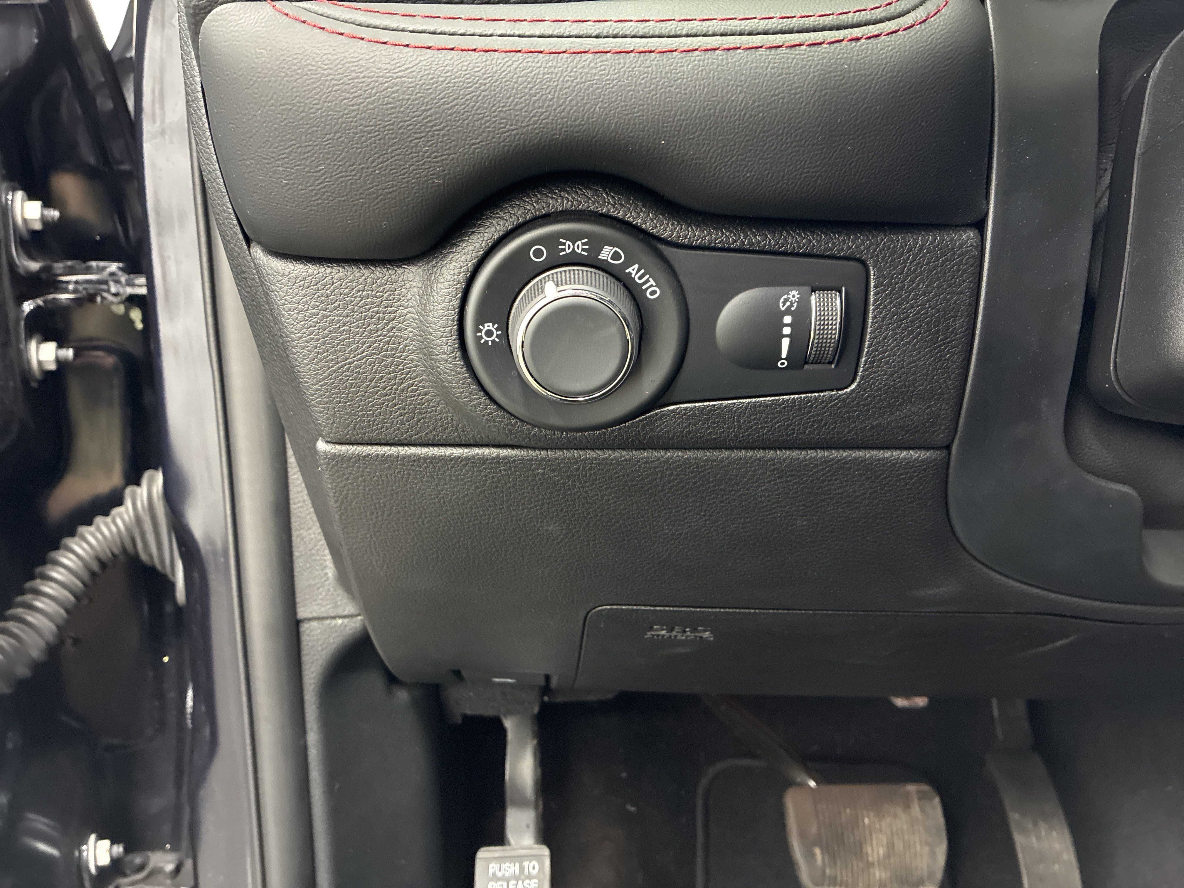 Certified 2025 Dodge Durango GT w/ Blacktop Package AWD/4WD image 21