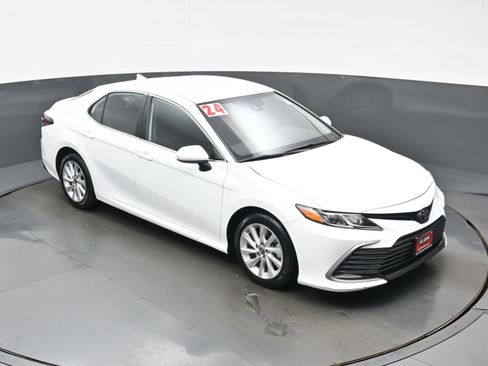 Used 2024 Toyota Camry LE FWD image 33