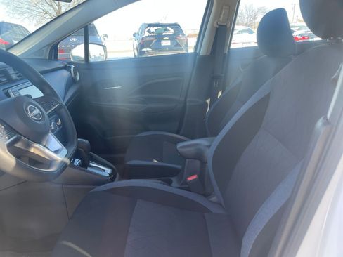 Used 2025 Nissan Versa SV image 27