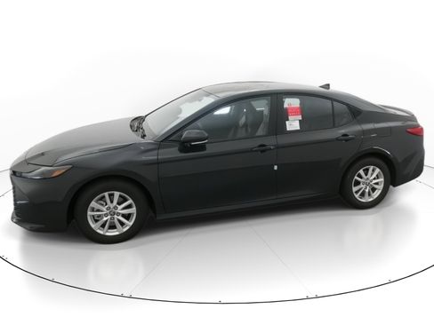 New 2026 Toyota Camry LE FWD image 2