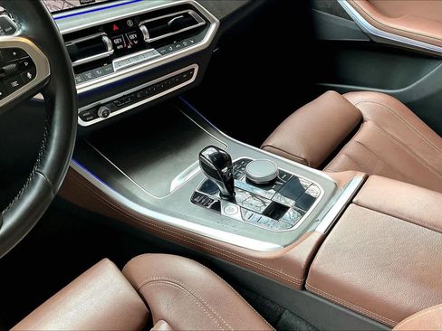 Used 2022 BMW X5 sDrive40i w/ M Sport Package image 16