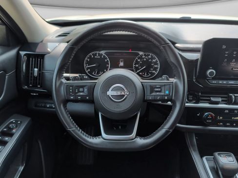 Used 2025 Nissan Pathfinder SV AWD/4WD image 11