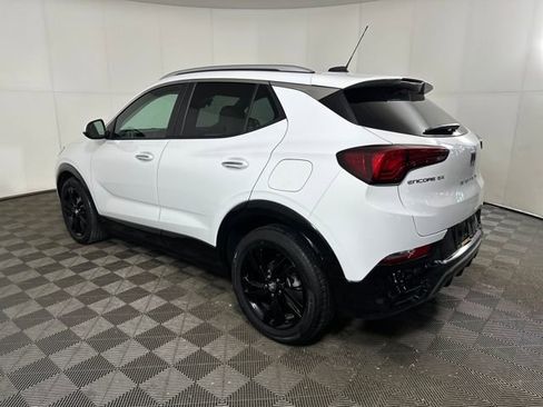 Used 2024 Buick Encore GX Sport Touring image 5