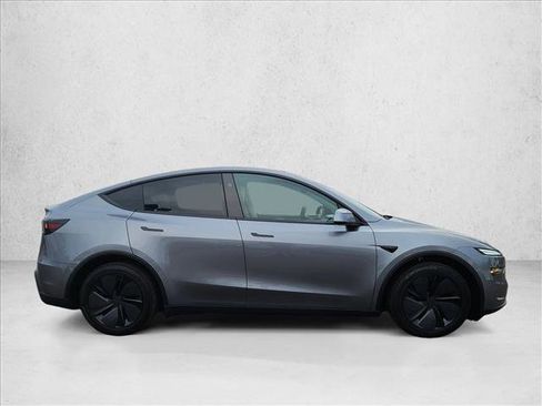 Used 2026 Tesla Model Y Long Range image 5