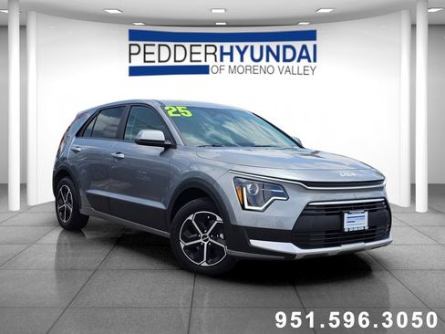 Used 2025 Kia Niro LX FWD image 1