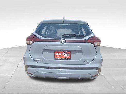 Certified 2024 Nissan Kicks SV FWD image 7