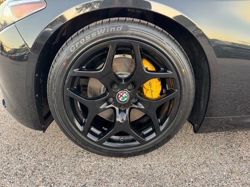 Used 2018 Alfa Romeo Giulia Ti image 14