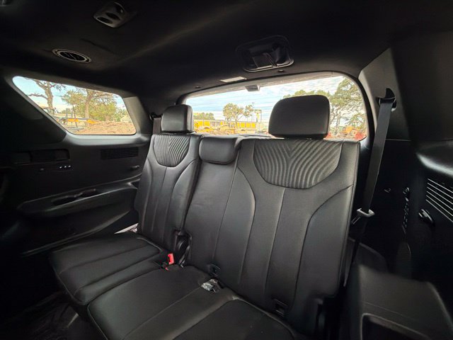 Used 2025 Hyundai Palisade Calligraphy FWD image 15