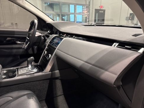 Used 2023 Land Rover Discovery Sport S image 30