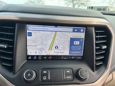 Used 2023 GMC Acadia Denali w/ Denali Technology Package image 17