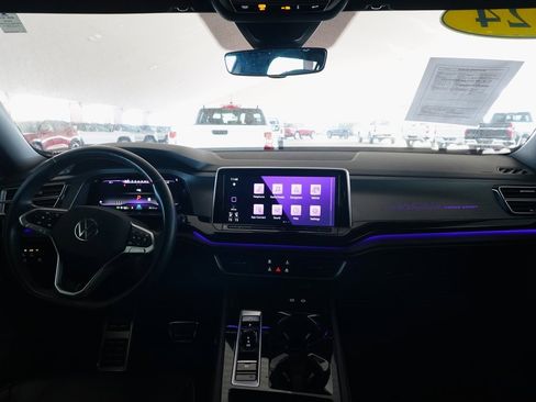 Used 2024 Volkswagen Atlas Cross Sport SEL R-Line image 7