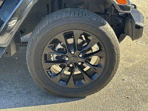 Certified 2022 Jeep Gladiator Overland image 14