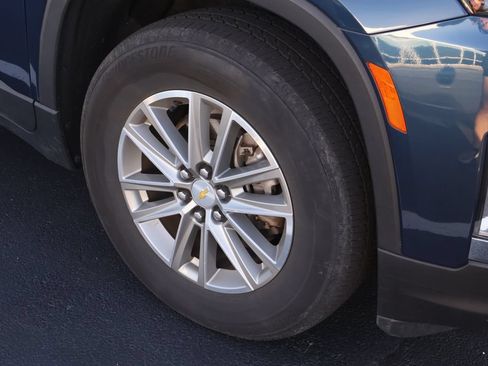 Used 2023 Chevrolet Traverse LT FWD image 7