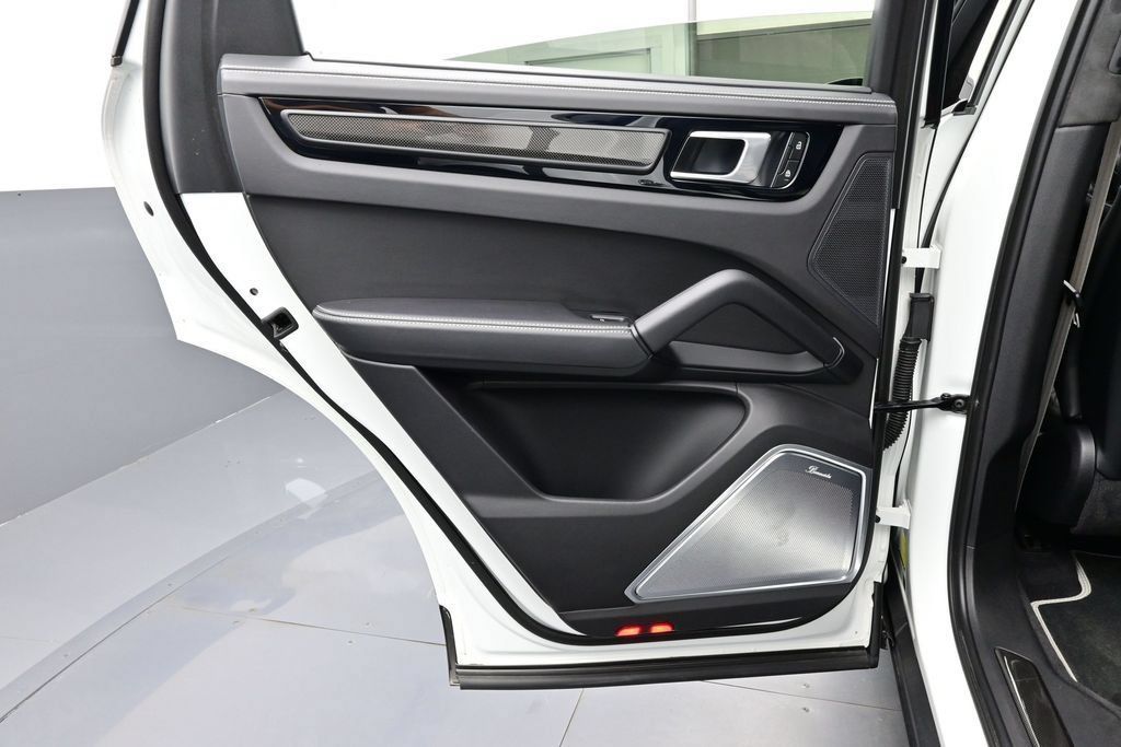 Certified 2023 Porsche Cayenne Turbo GT AWD/4WD image 13