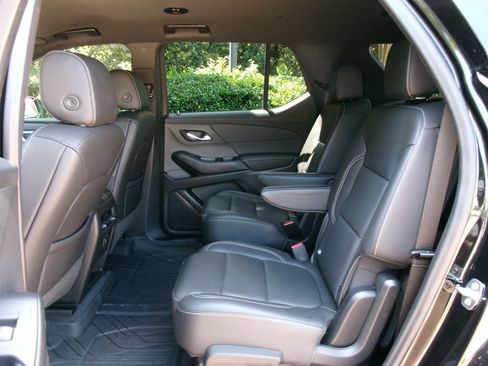Used 2022 Chevrolet Traverse LT w/ LPO, Floor Liner Package AWD/4WD image 30