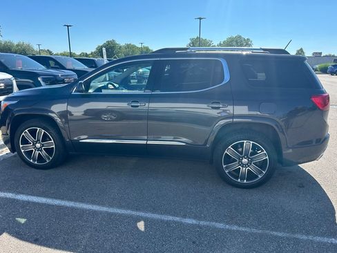 Used 2018 GMC Acadia Denali w/ Technology Package AWD/4WD image 9