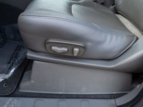 Used 2019 Nissan Frontier SL AWD/4WD image 19