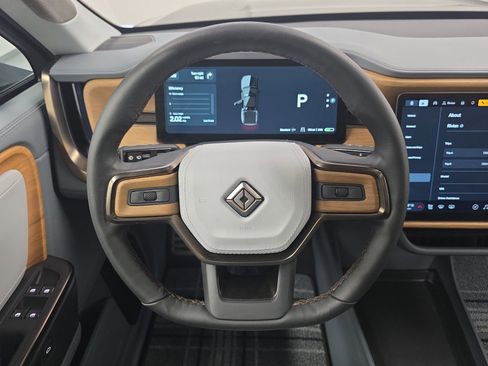 Used 2025 Rivian R1T Premium AWD/4WD image 26
