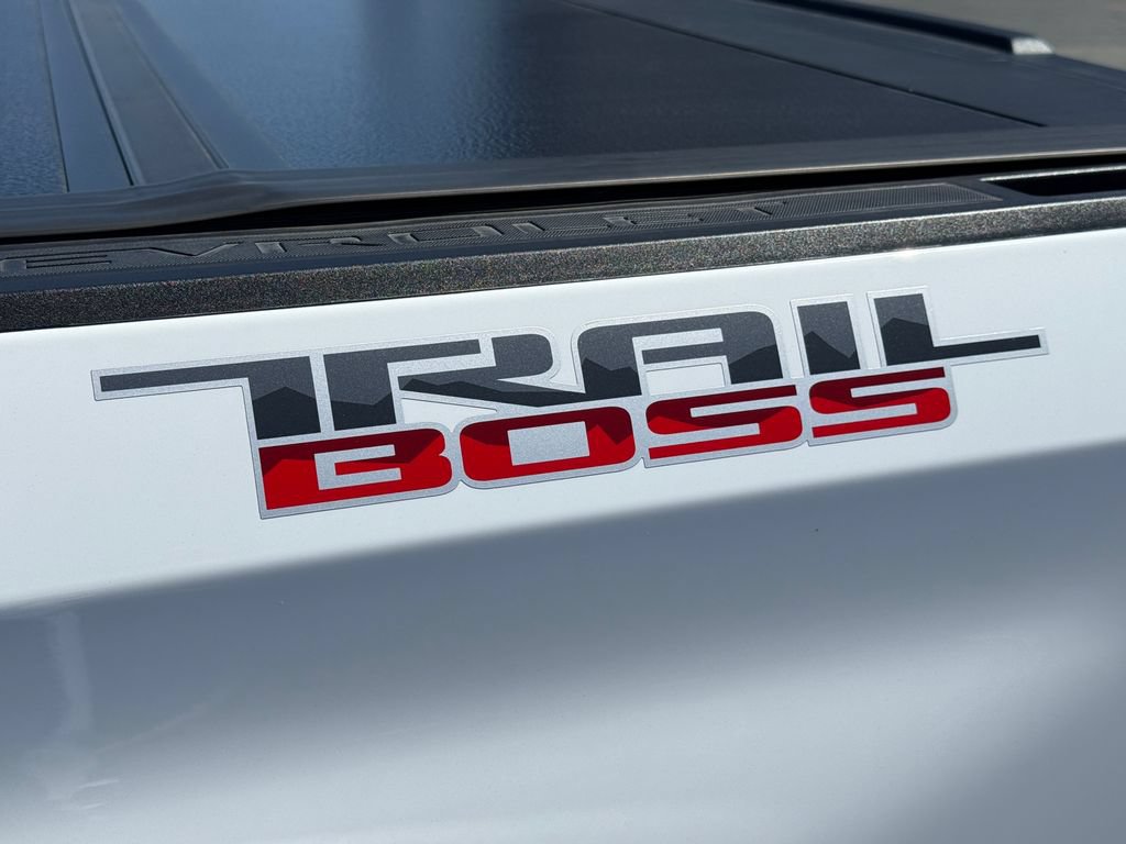 Used 2026 Chevrolet Silverado 1500 LT Trail Boss w/ LT Trail Boss Premium Package AWD/4WD image 13