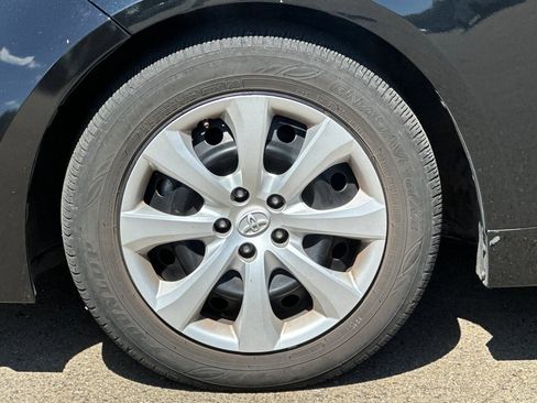 Used 2024 Toyota Corolla LE FWD image 43