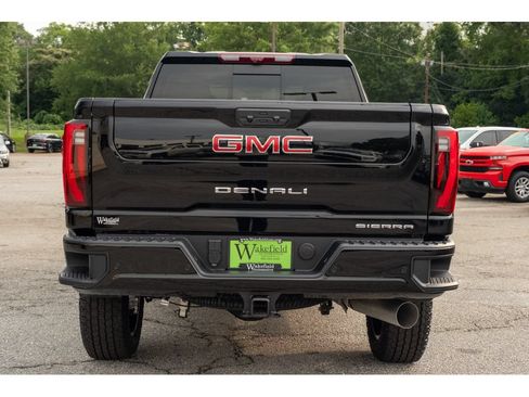 New 2026 GMC Sierra 2500 Denali w/ Denali Reserve Package AWD/4WD image 7