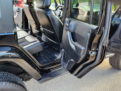 Used 2014 Jeep Wrangler Unlimited Sport AWD/4WD image 44