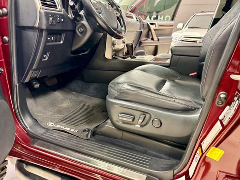 Used 2018 Lexus GX 460 Premium w/ Premium Package AWD/4WD image 24
