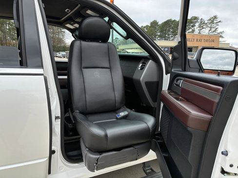 Used 2017 Ford Expedition EL Platinum image 18