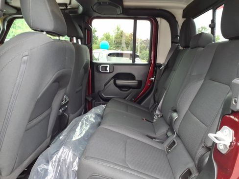 Used 2021 Jeep Gladiator Sport AWD/4WD image 13
