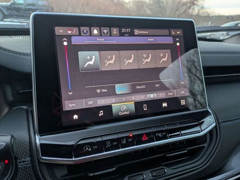 New 2026 Jeep Compass Limited image 18