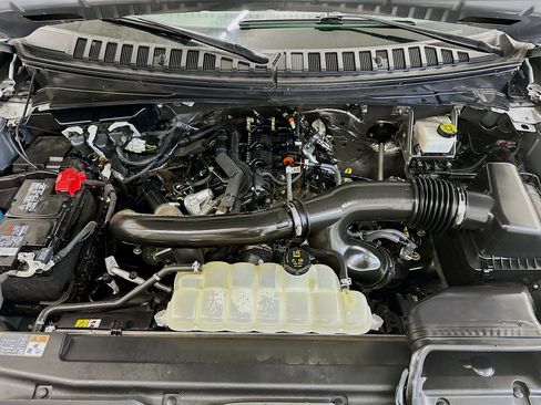 Used 2024 Ford Expedition XLT image 35