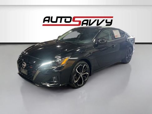 Used 2025 Nissan Altima 2.5 SR FWD image 3