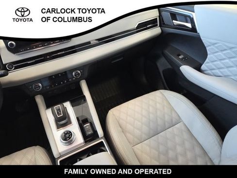 Used 2024 Mitsubishi Outlander SEL AWD/4WD image 20
