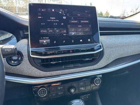 Used 2023 Jeep Compass Latitude AWD/4WD image 13